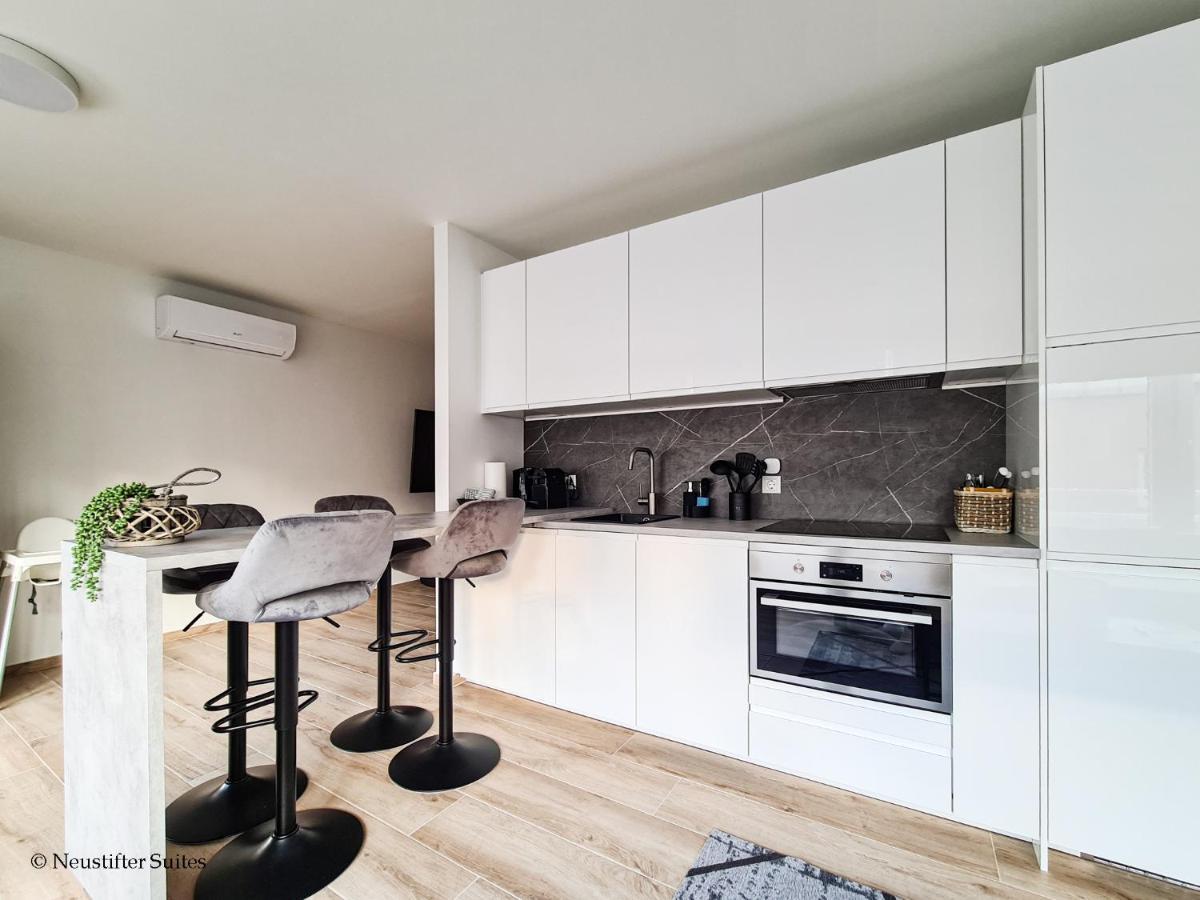 St Antoni Suite2 Stilvolle Ferienwohnung Mit Parkplatz In Eisenstadt Exterior photo